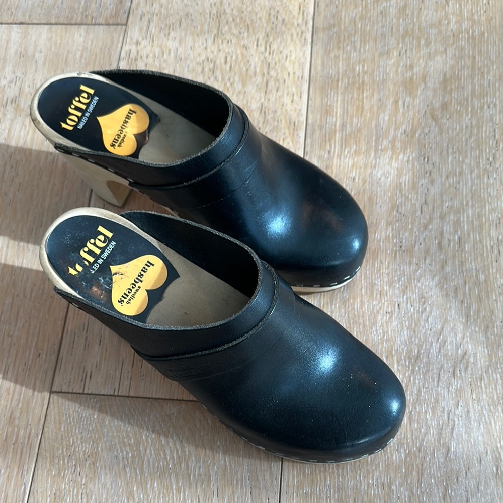 Swedish Hasbeens Black Leather Clogs